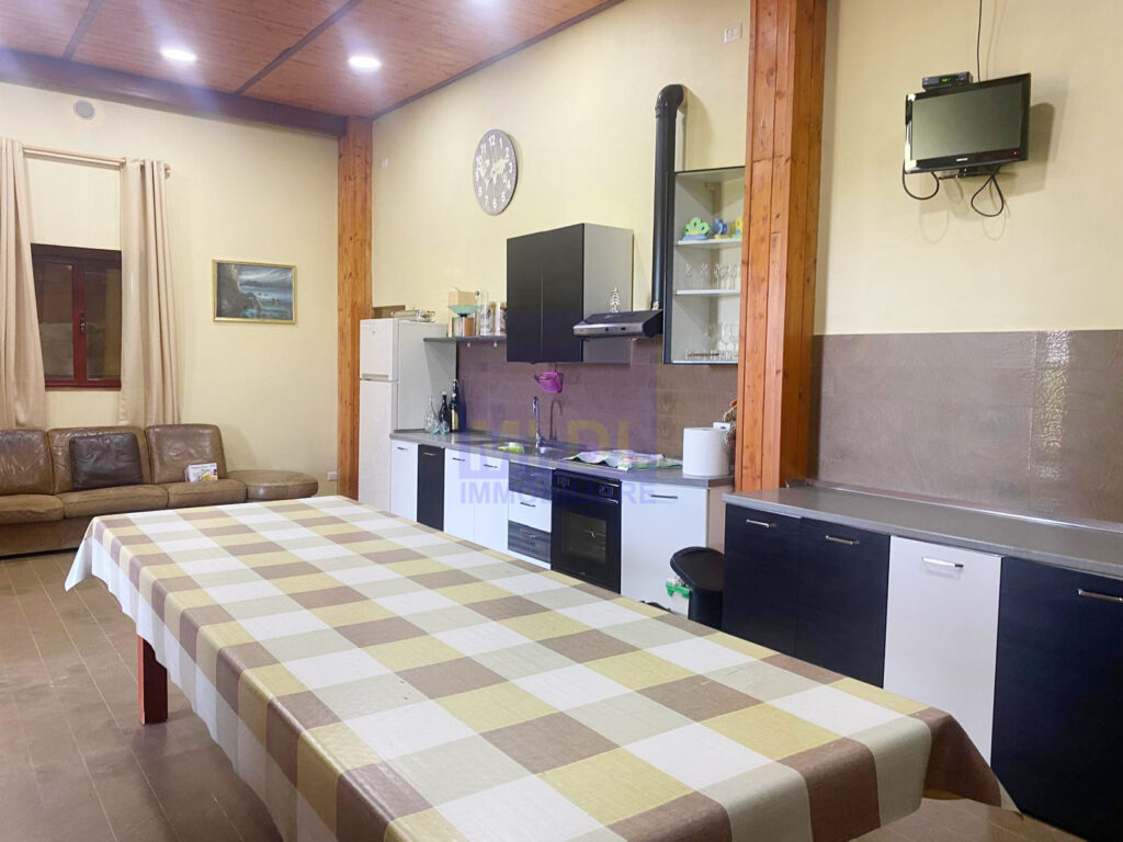 e209a343 ff75 43b4 80a8 adce33380edc