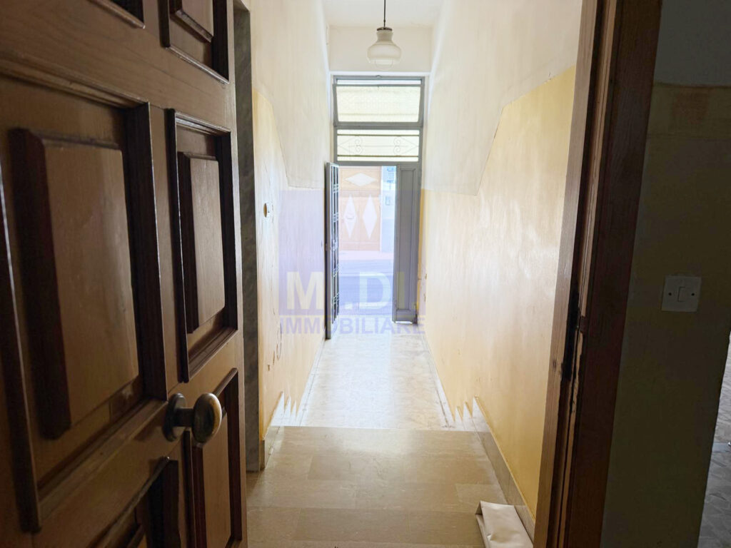 b3e4b6f9 100c 4195 8c67 37358bde9d05