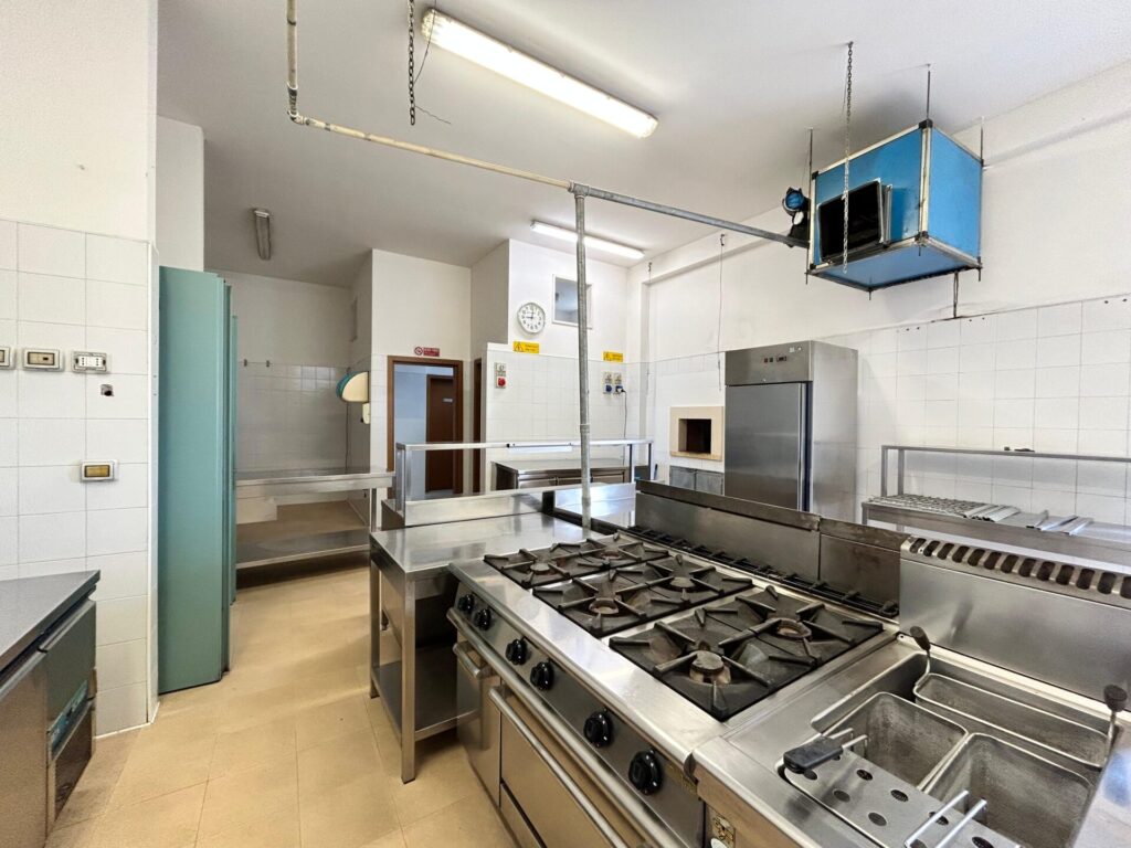 88338f4e 22e0 47b5 9100 56725618a6ab